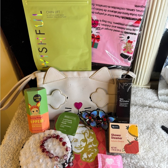 All Brands Other - Bundle Betsey Johnson Clutch No 7 Illuminator,Shower Steamer,Towel,Sonny Angel